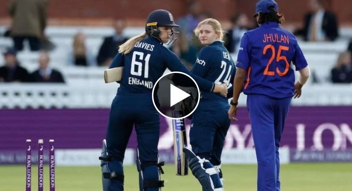 दीप्ति शर्मा के रनआउट से बौखला गए अंग्रेज, भारत को सिखाने लगे खेल भावना का पाठ- देखें वीडियो