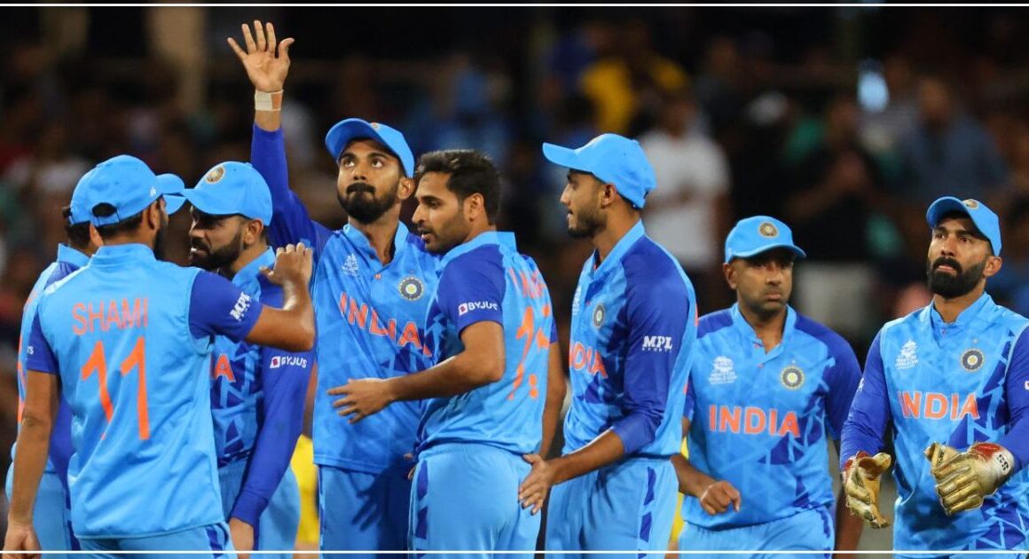 सब के सब चू*तिया है इंडिया की हार के बाद भड़के फैंस, रोहित शर्मा बोले अभी हम सिख रहे है, अगले वर्ल्ड कप में