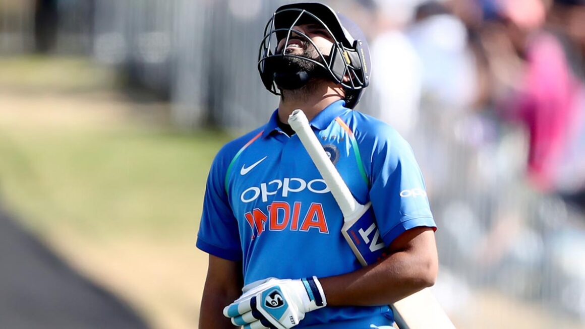 दूसरे वनडे मुकाबले से पहले भारतीय टीम के फैंसो के लिए बुरी खबर अब रोहित शर्मा नहीं रहेंगे टीम के कप्तान