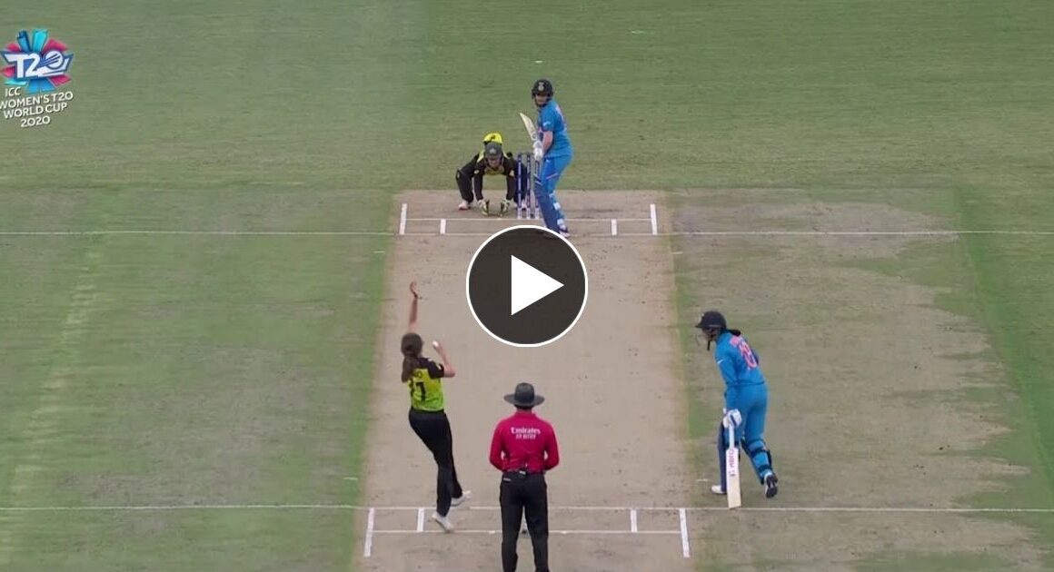 IND W vs IRE W T20 Live: छक्का मरने के चक्कर में आउट हुयी इंडियन हिटमैन