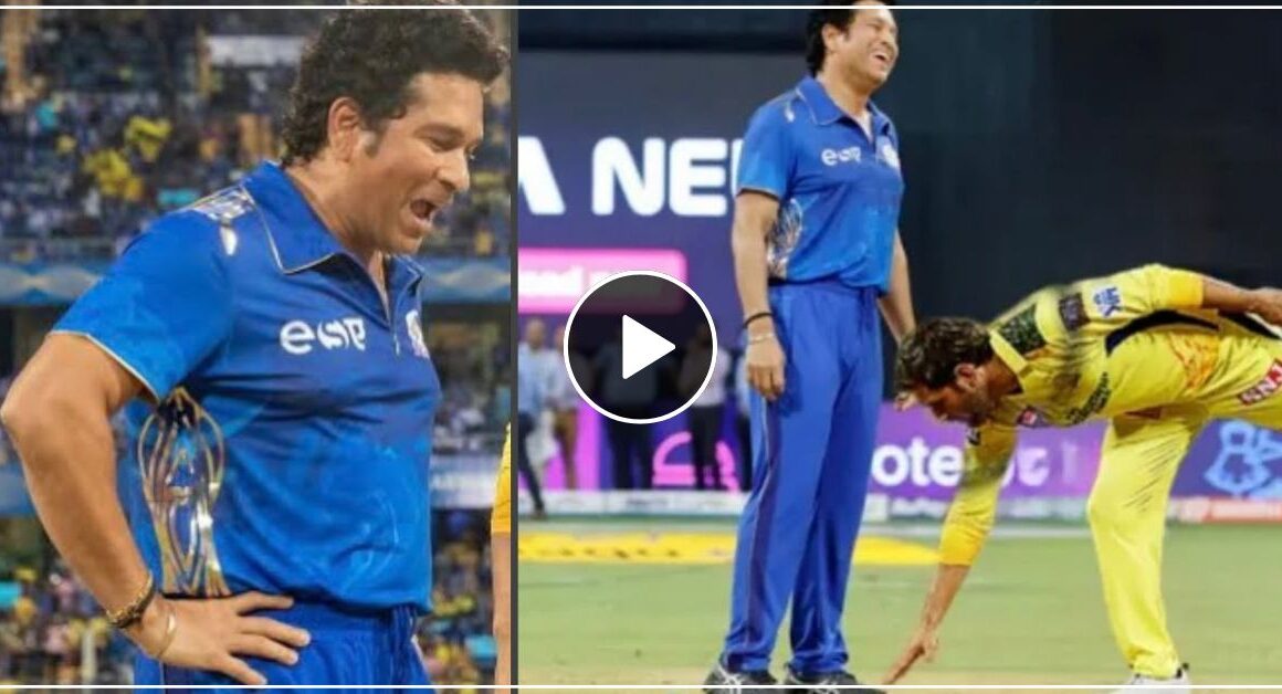 धोनी ने एक बार फिर जीता सबका दिल, क्रिकेट के भगवान सचिन तेंदुलकर को देख पैरों में गिर पड़े माहि, ऐसे लिया आशीर्वाद- VIDEO